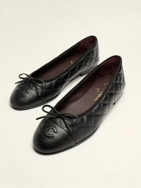 Black Chanel Quilted Ballerinas - Size 34.5